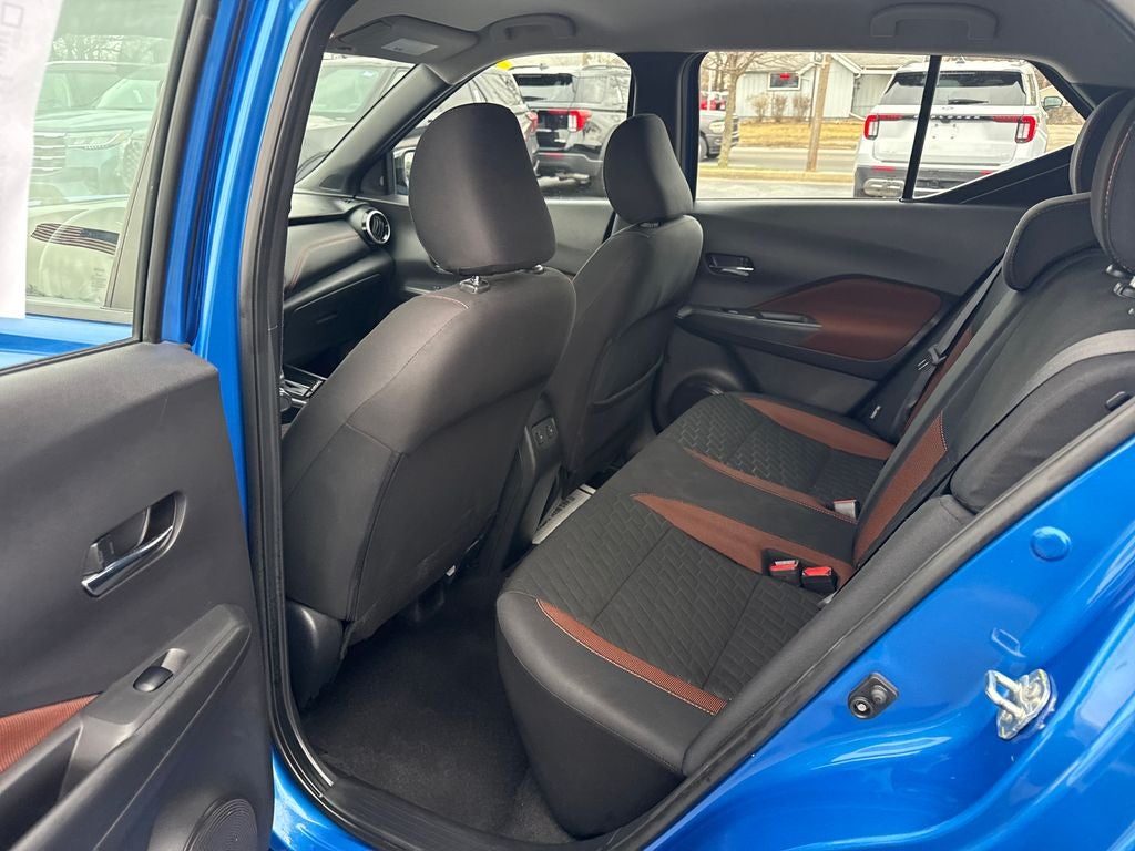 2021 Nissan Kicks SR