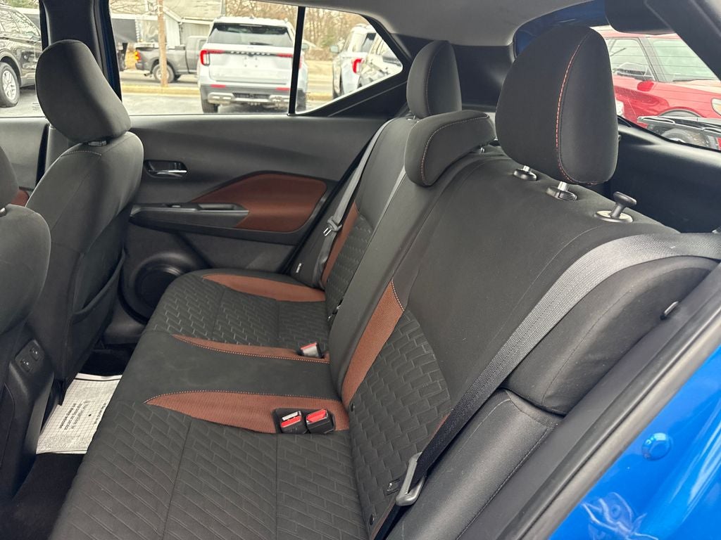 2021 Nissan Kicks SR