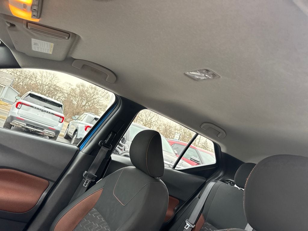 2021 Nissan Kicks SR