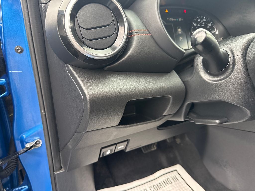 2021 Nissan Kicks SR