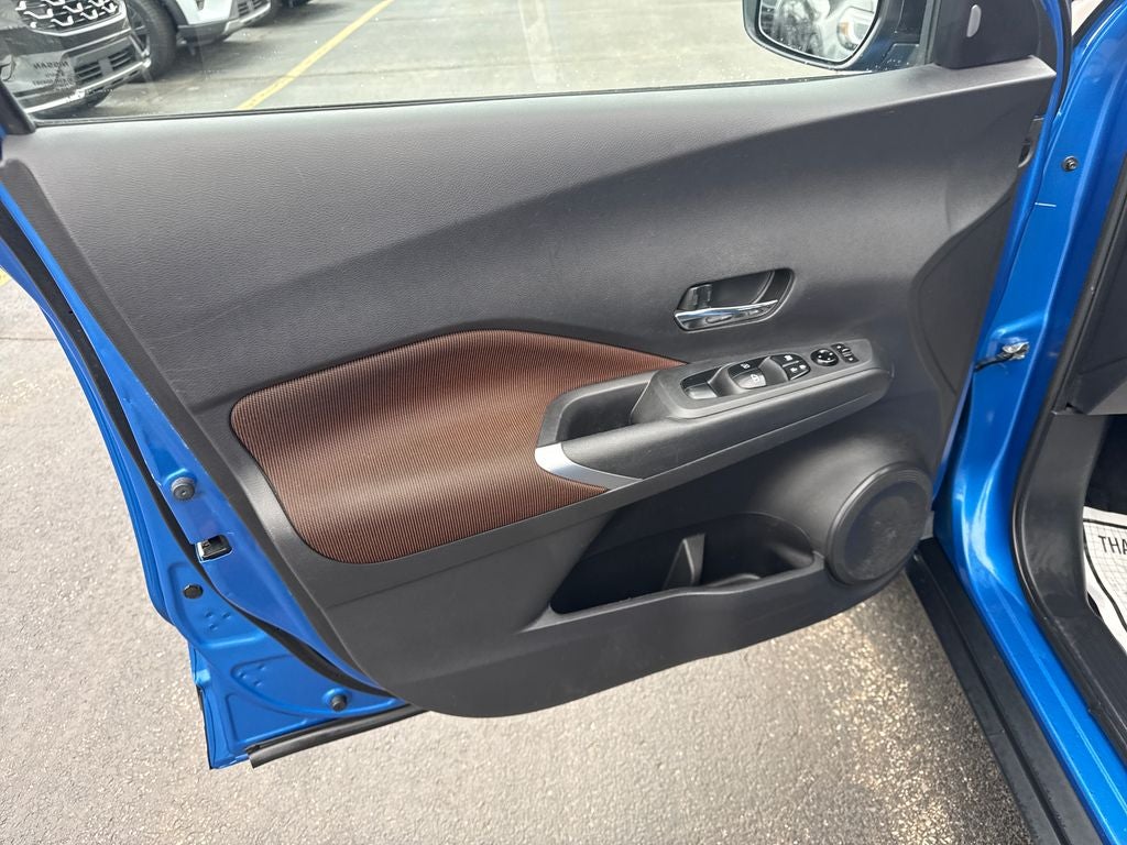 2021 Nissan Kicks SR