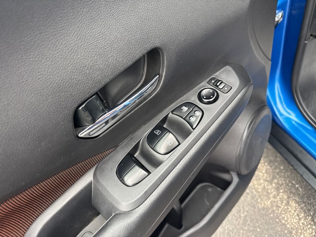 2021 Nissan Kicks SR