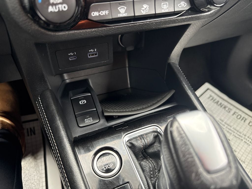 2021 Nissan Kicks SR