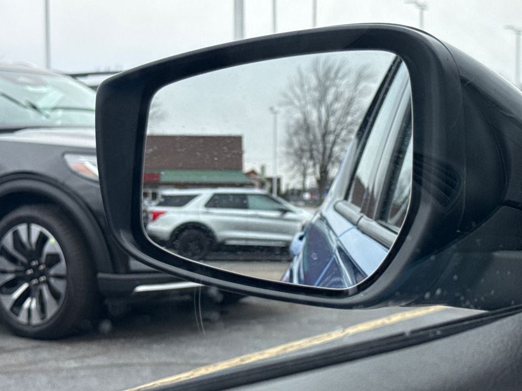 2021 Nissan Kicks SR