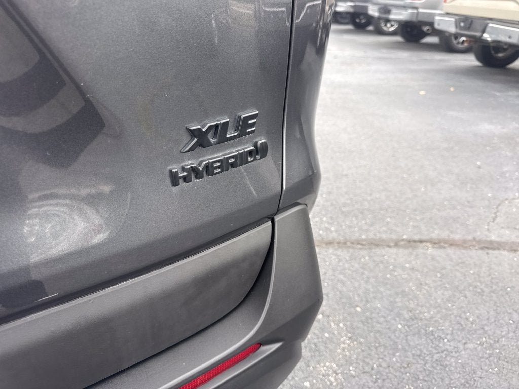 2020 Toyota RAV4 Hybrid XLE