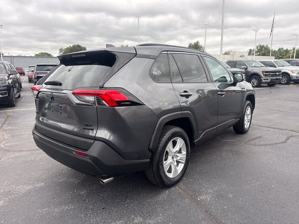 2020 Toyota RAV4 Hybrid XLE