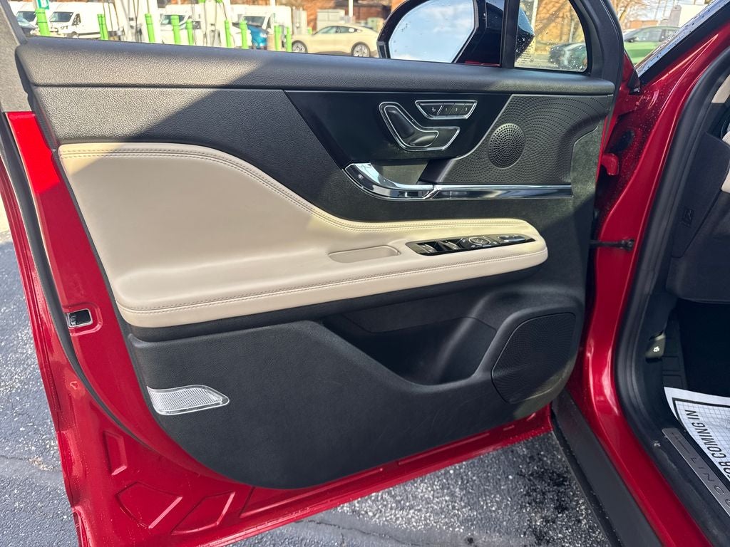 2025 Lincoln Corsair Premiere