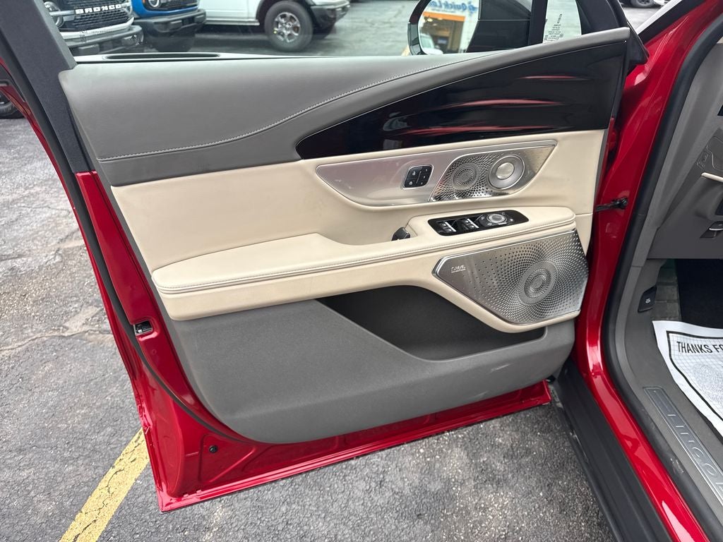 2025 Lincoln Nautilus Reserve