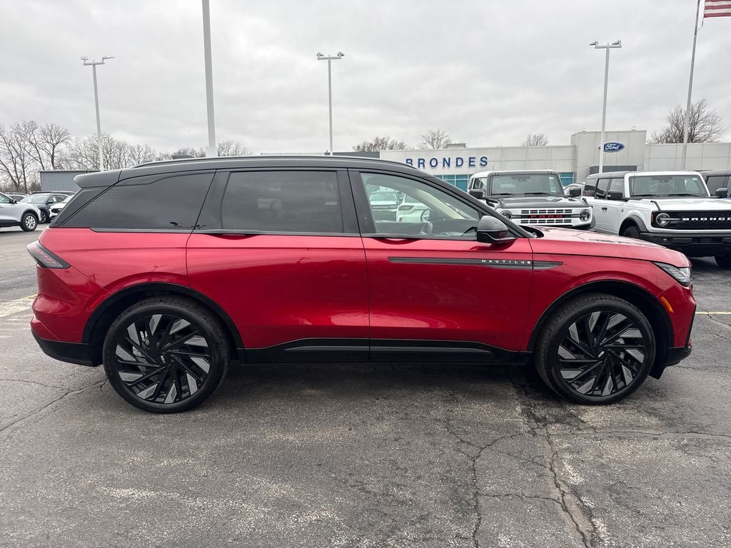 2025 Lincoln Nautilus Reserve