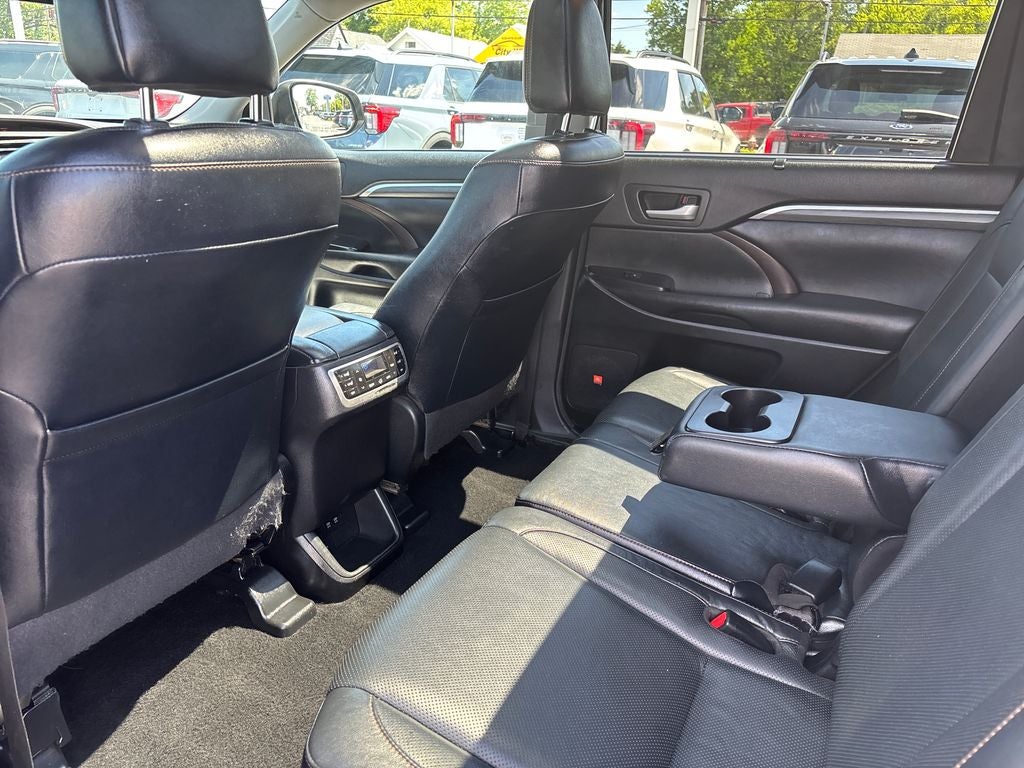 2017 Toyota Highlander Limited Platinum