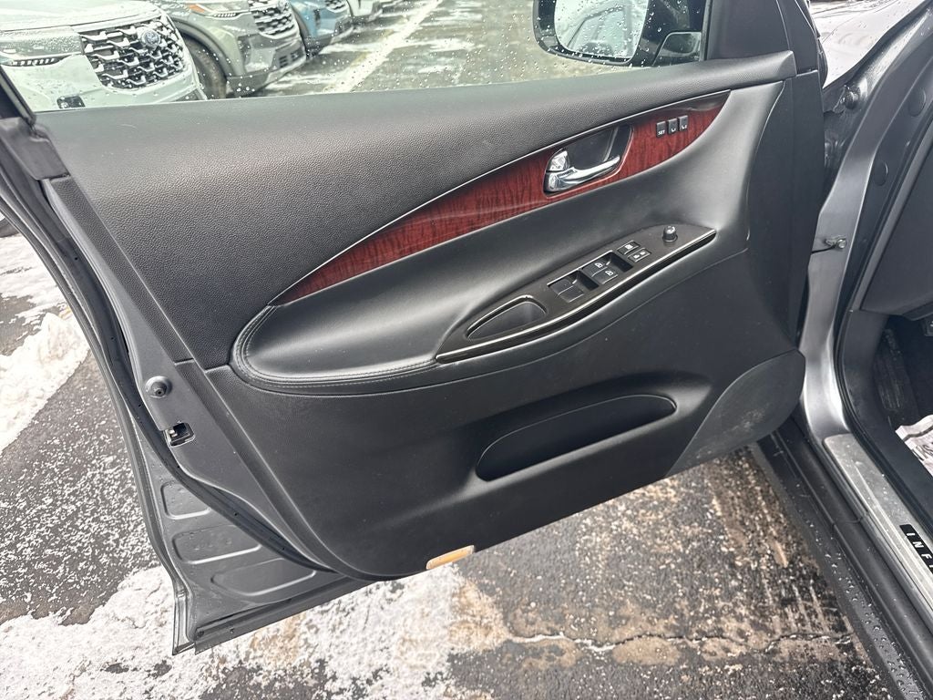 2017 INFINITI QX50 Base