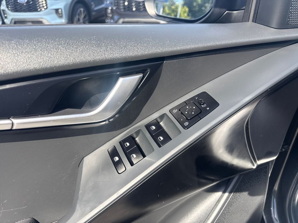 2025 Kia Niro LX