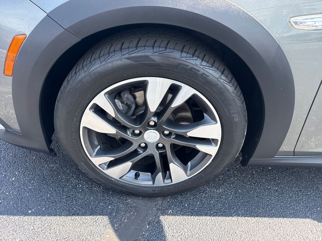 2019 Buick Regal TourX Essence