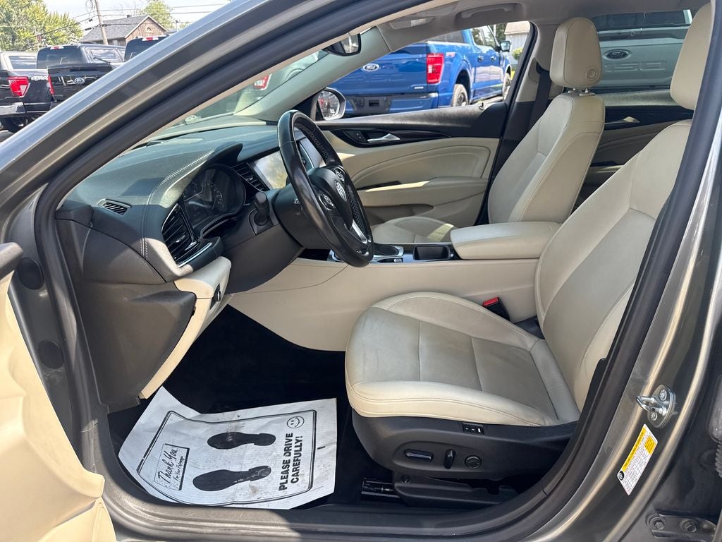 2019 Buick Regal TourX Essence