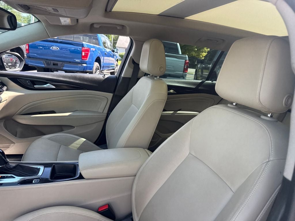 2019 Buick Regal TourX Essence