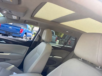 2019 Buick Regal TourX Essence