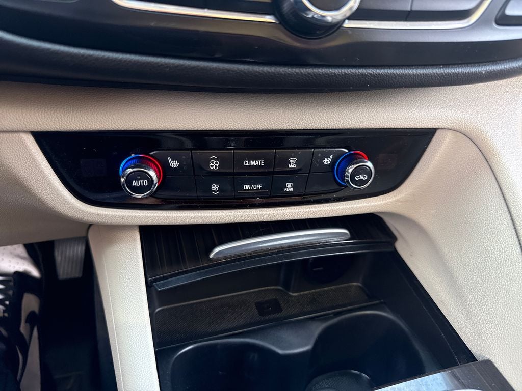 2019 Buick Regal TourX Essence