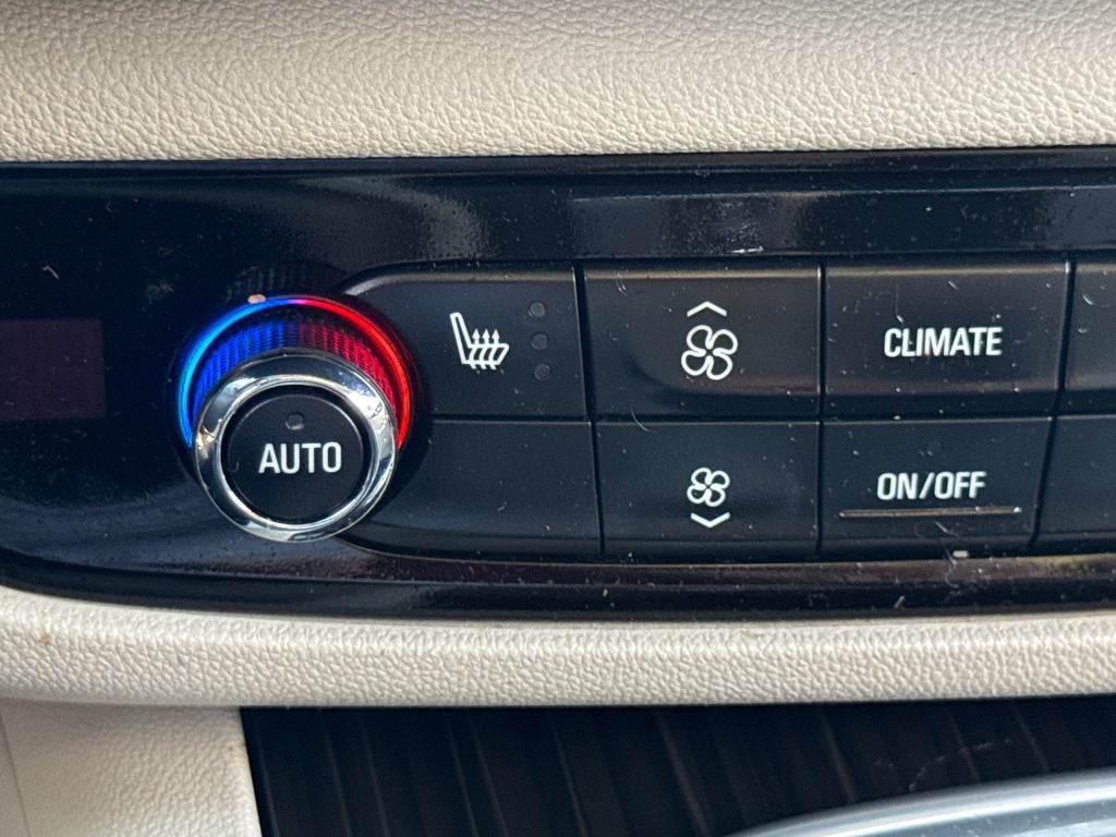 2019 Buick Regal TourX Essence