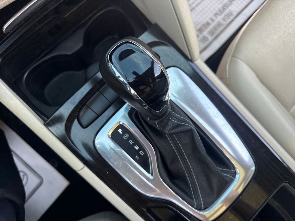 2019 Buick Regal TourX Essence