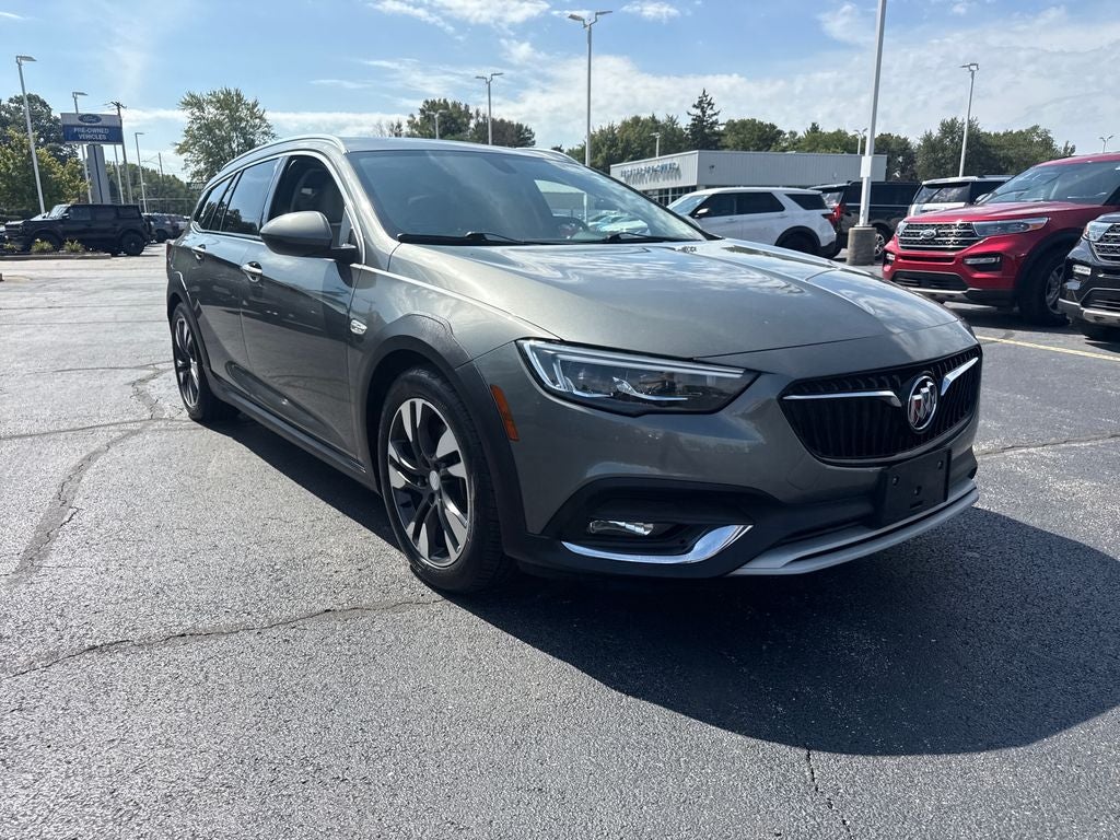 2019 Buick Regal TourX Essence